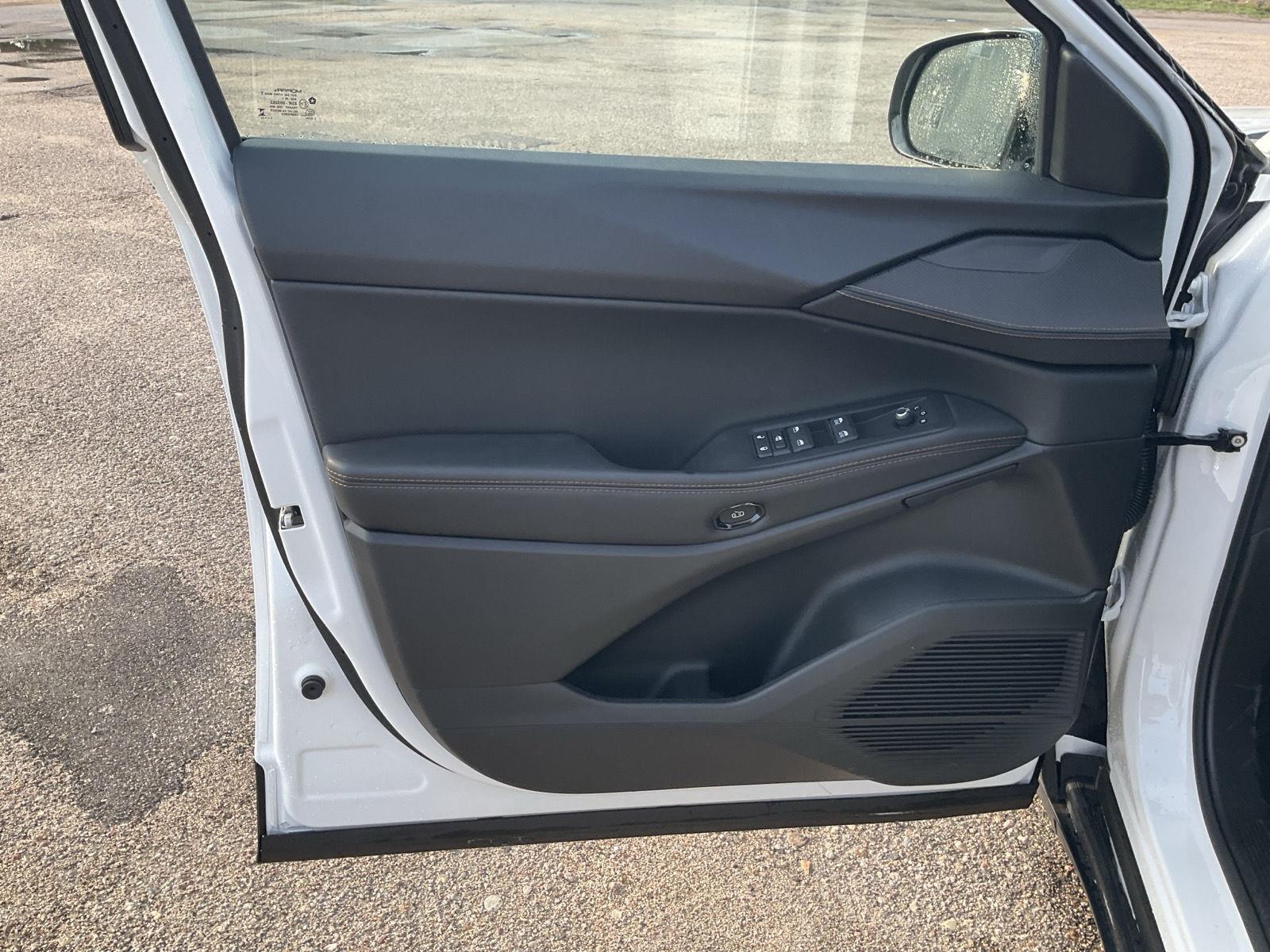 Vehicle photo 13