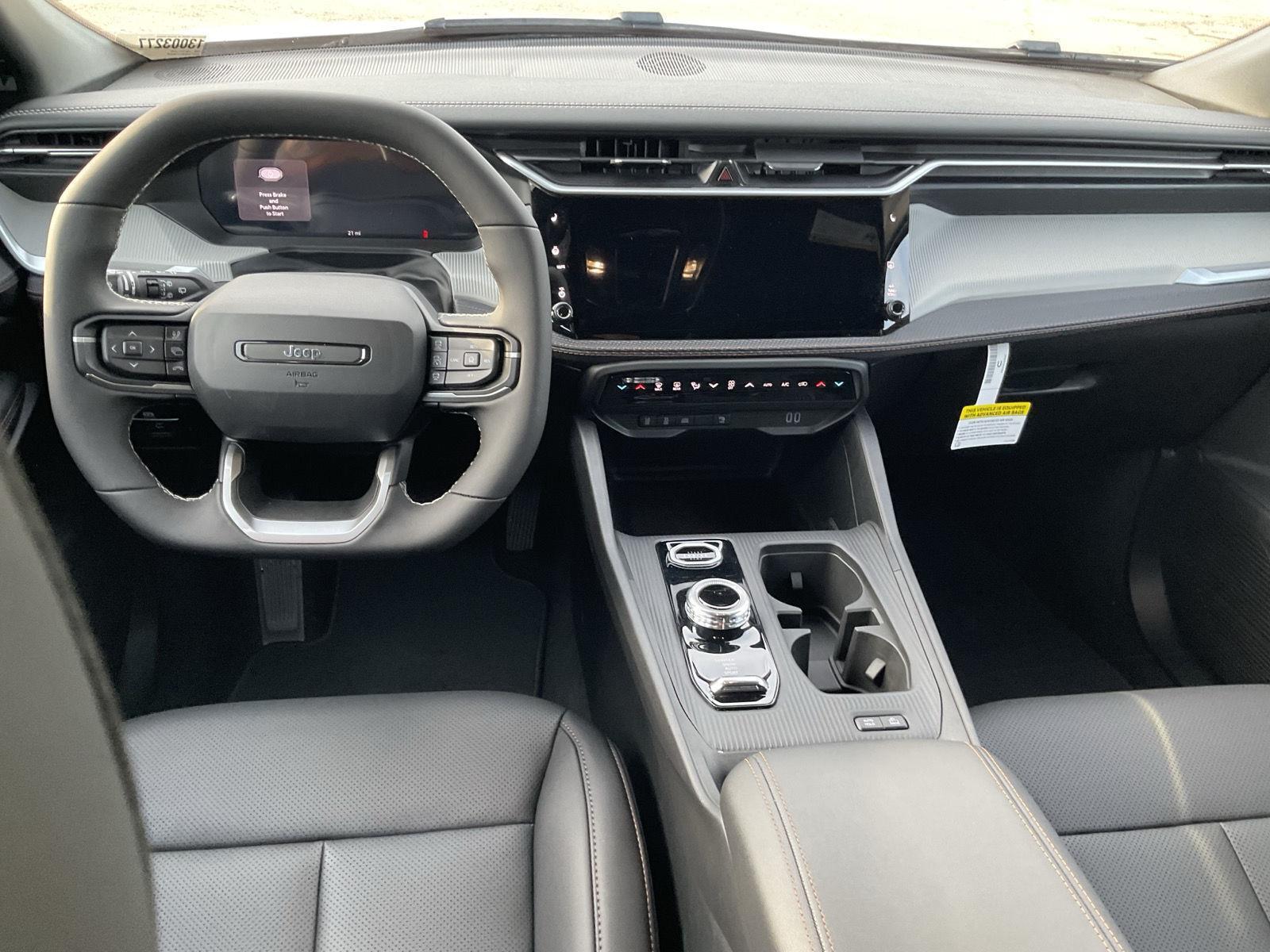 Vehicle photo 16
