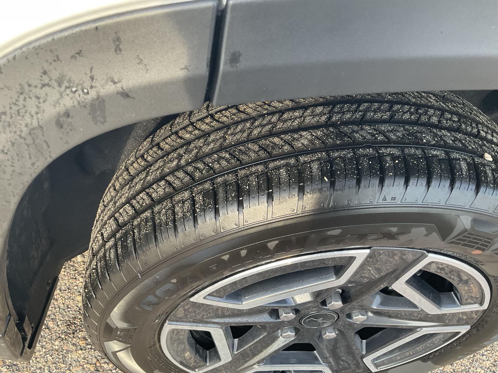 Vehicle photo 20