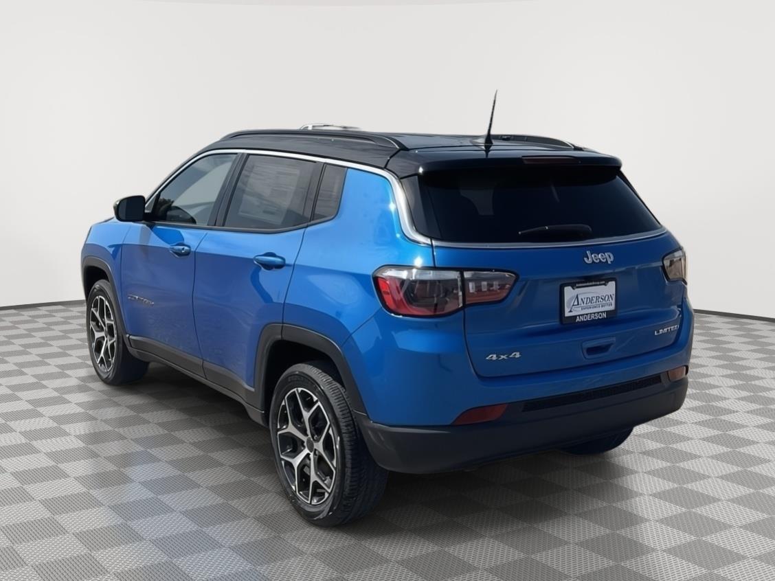 Vehicle photo 3