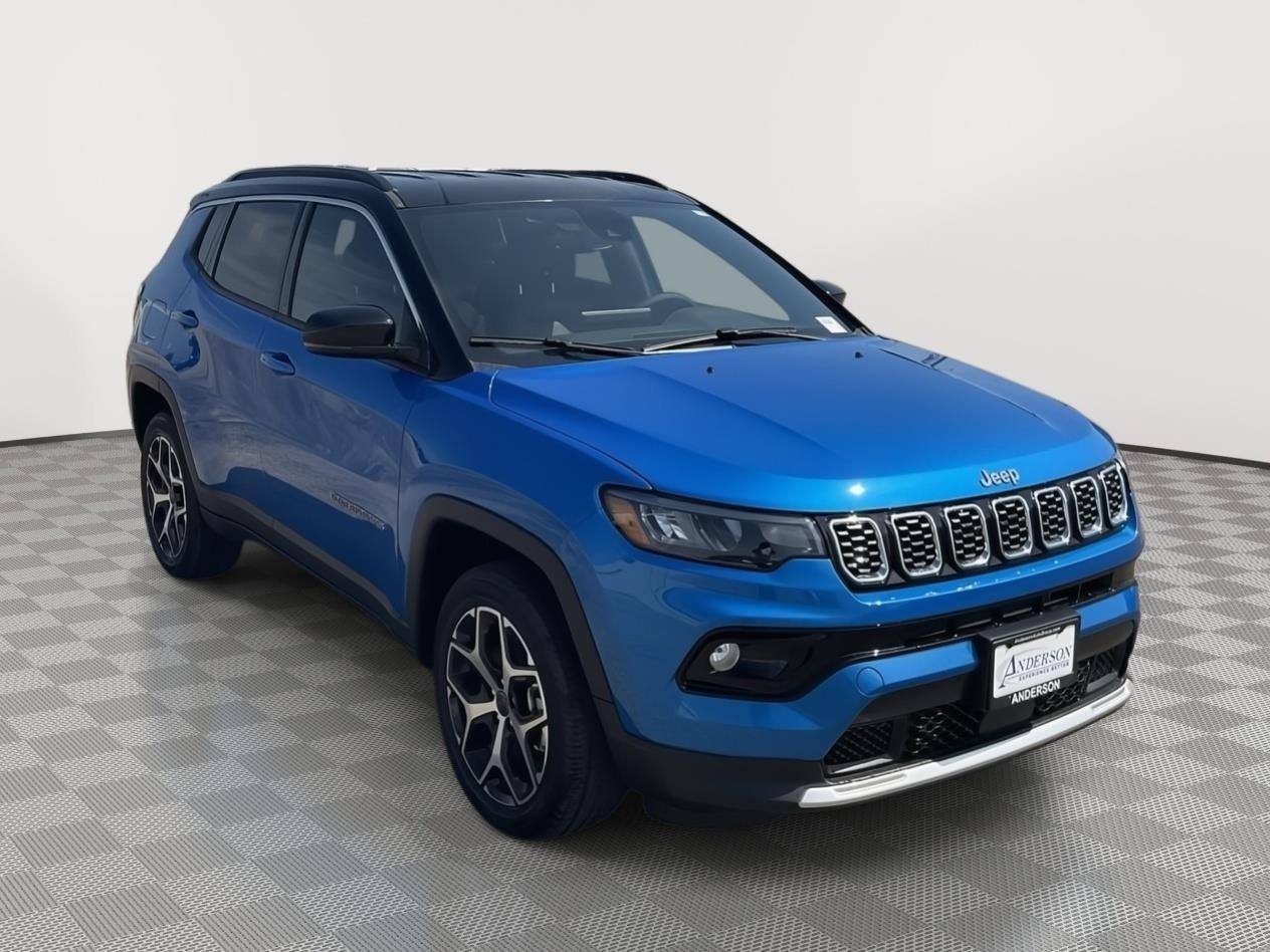 Vehicle photo 7