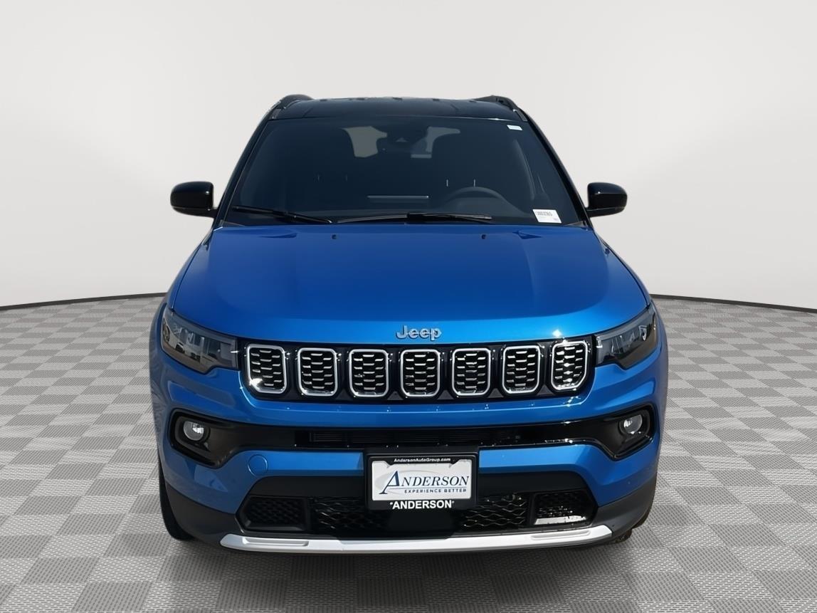 Vehicle photo 8