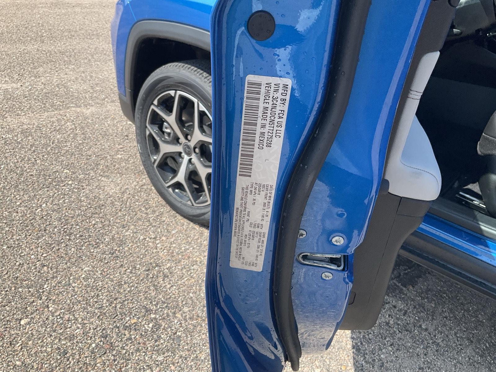 Vehicle photo 21