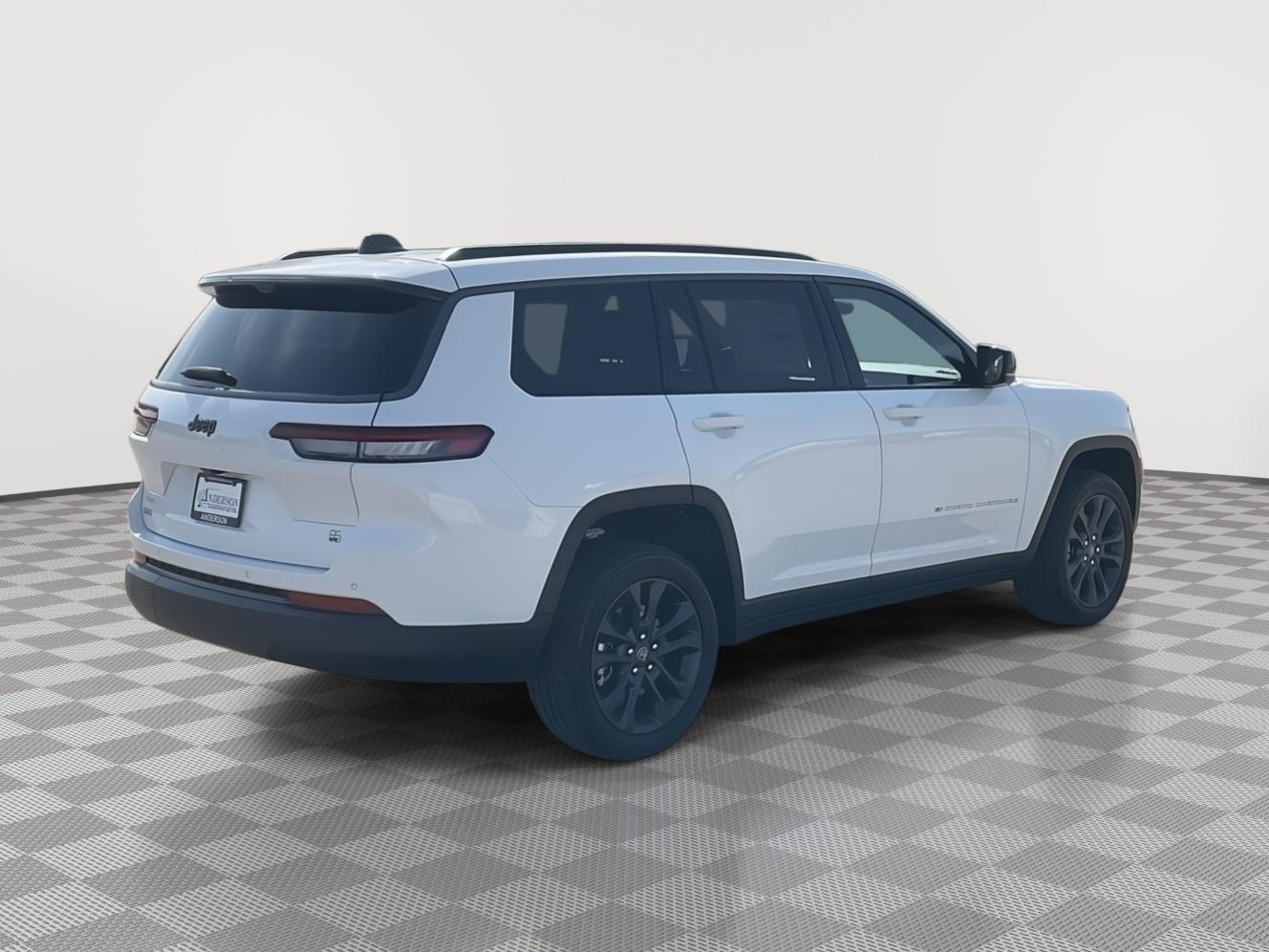 Vehicle photo 5