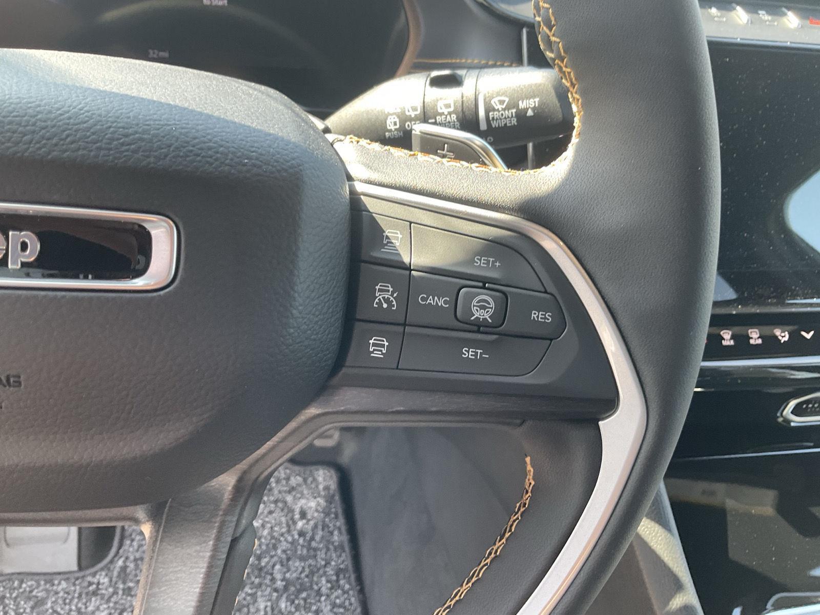 Vehicle photo 11