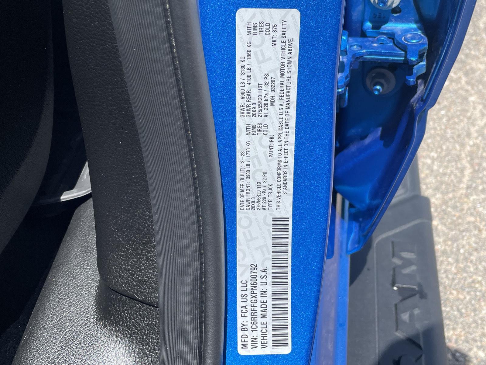 Vehicle photo 11