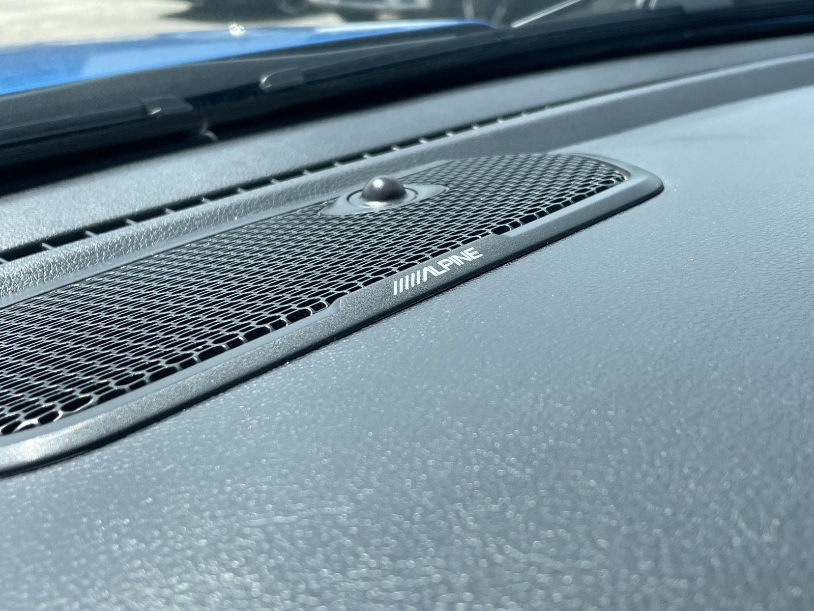 Vehicle photo 14