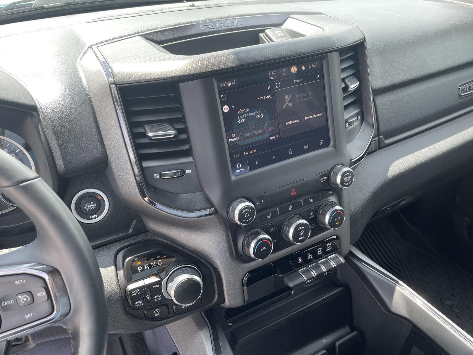 Vehicle photo 15