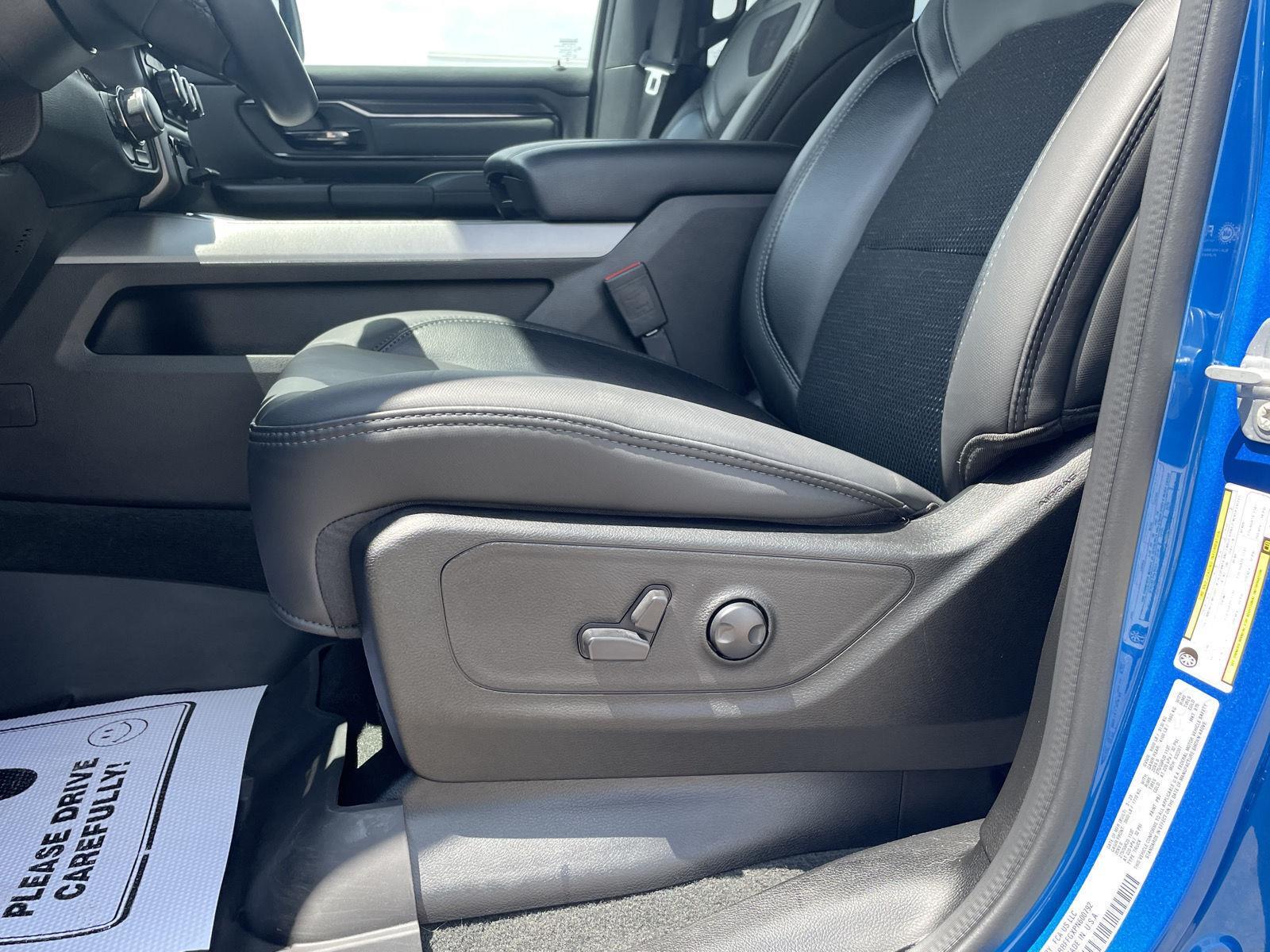 Vehicle photo 18