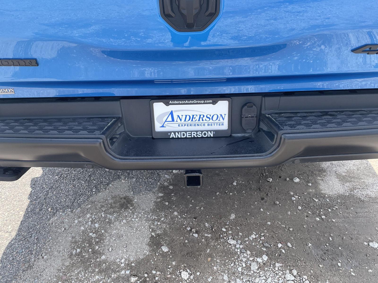 Vehicle photo 23
