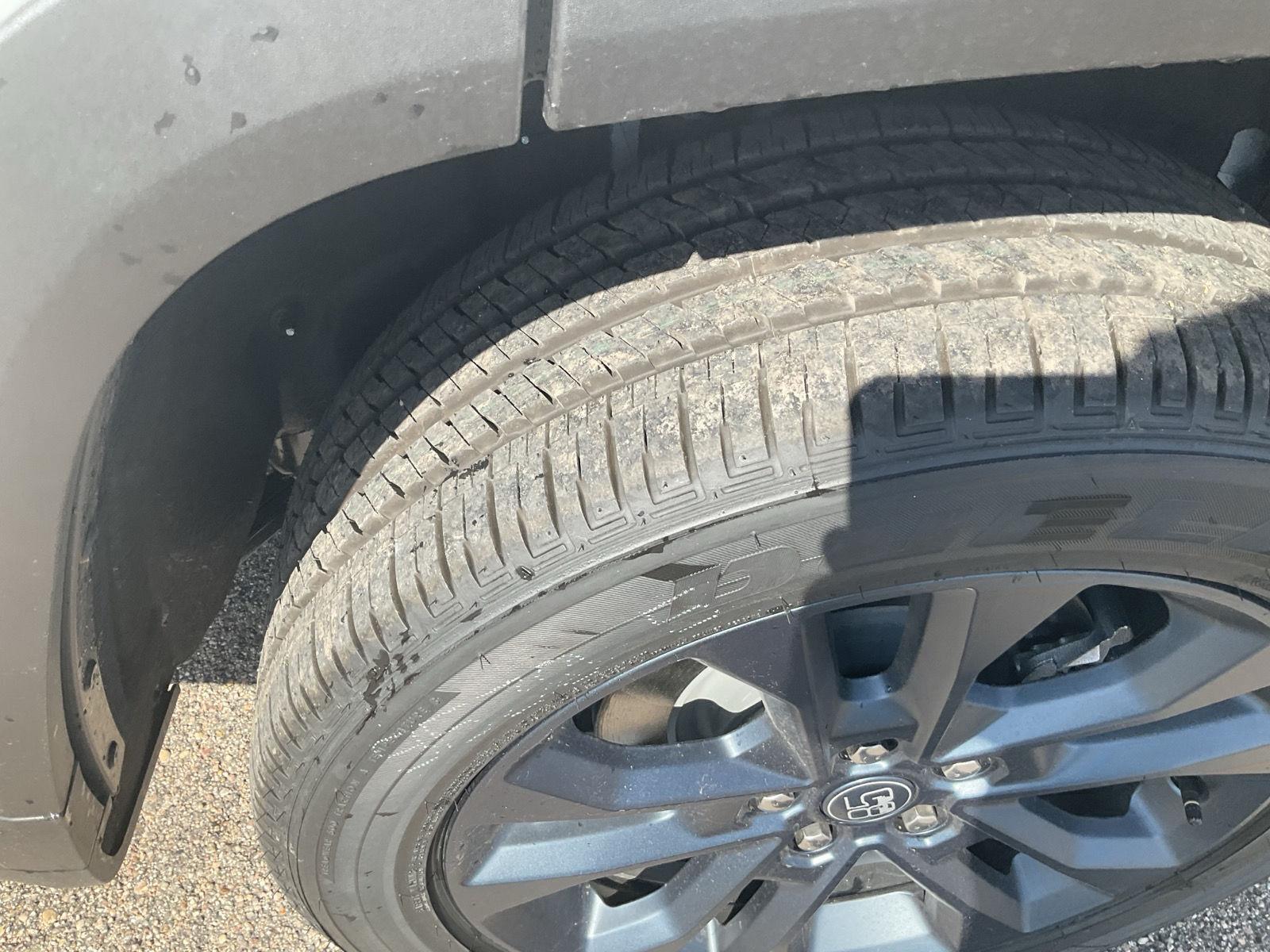 Vehicle photo 21