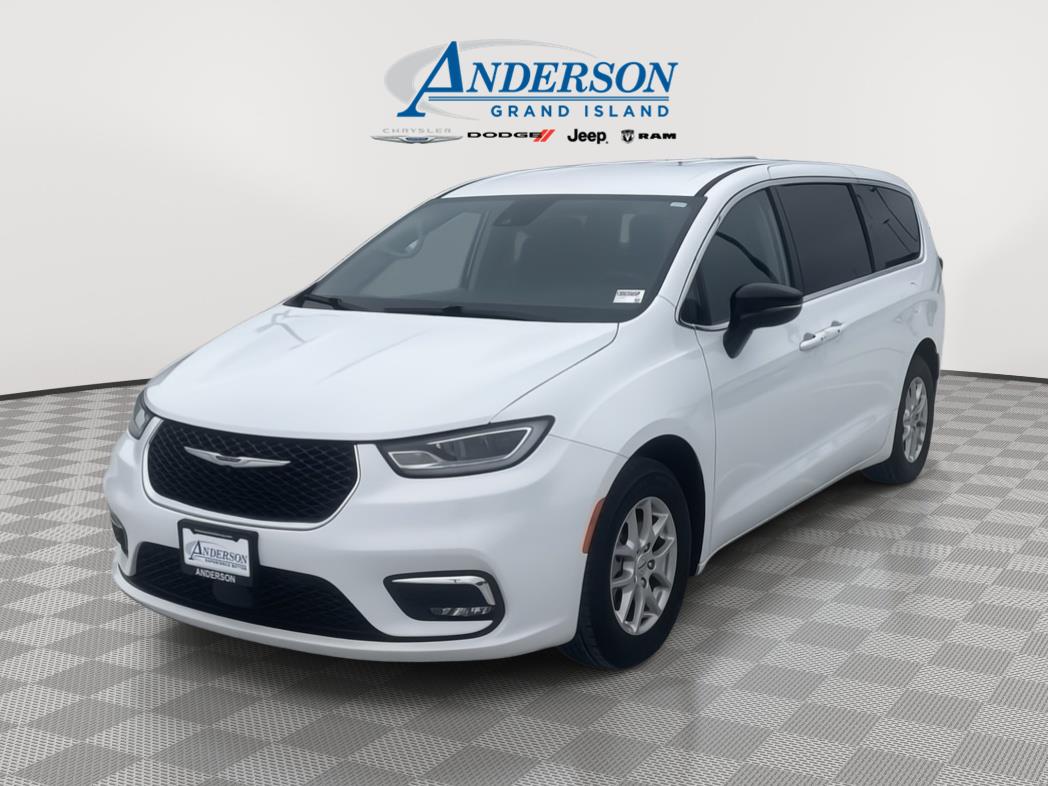 Bright White Clearcoat 2024 Chrysler Pacifica Minivan Front-Wheel Drive 9-Speed Automatic