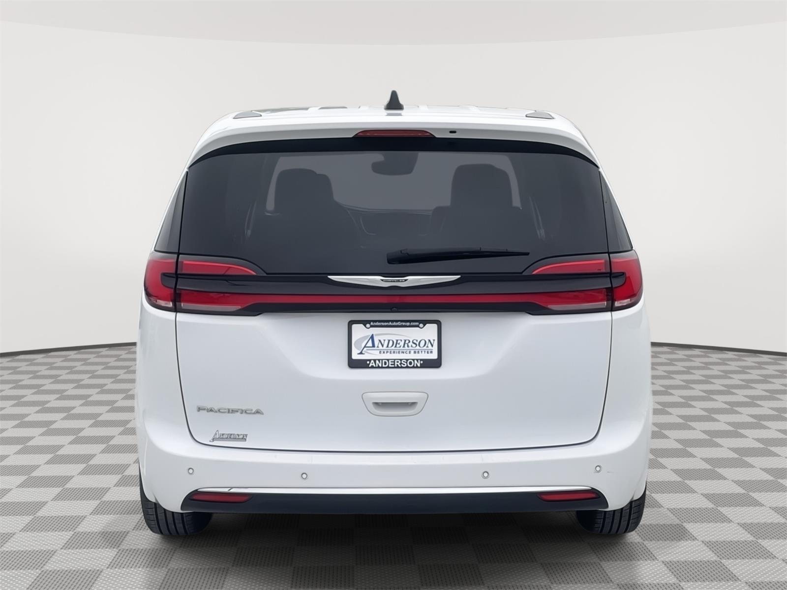 Vehicle photo 5