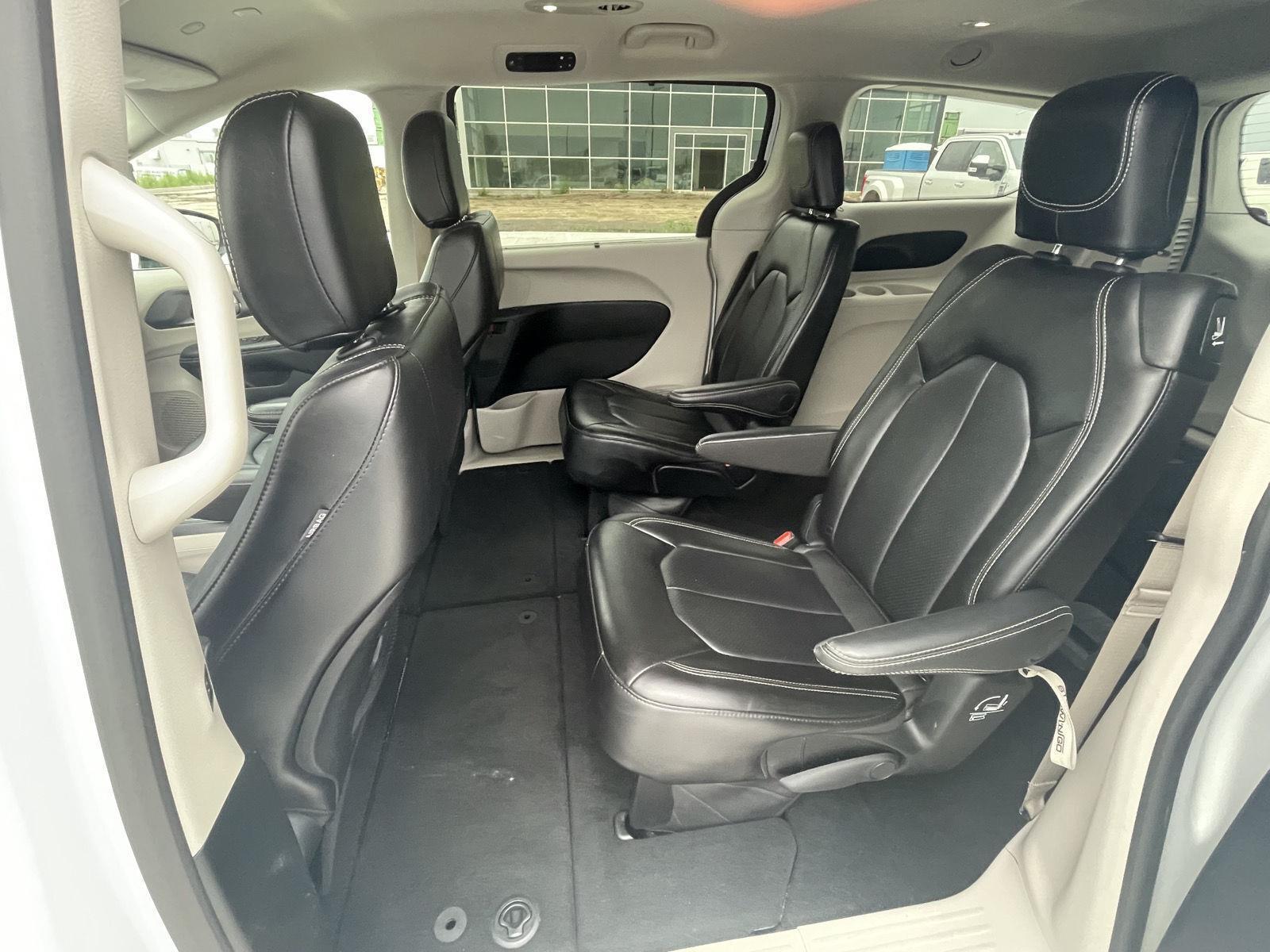 Vehicle photo 15