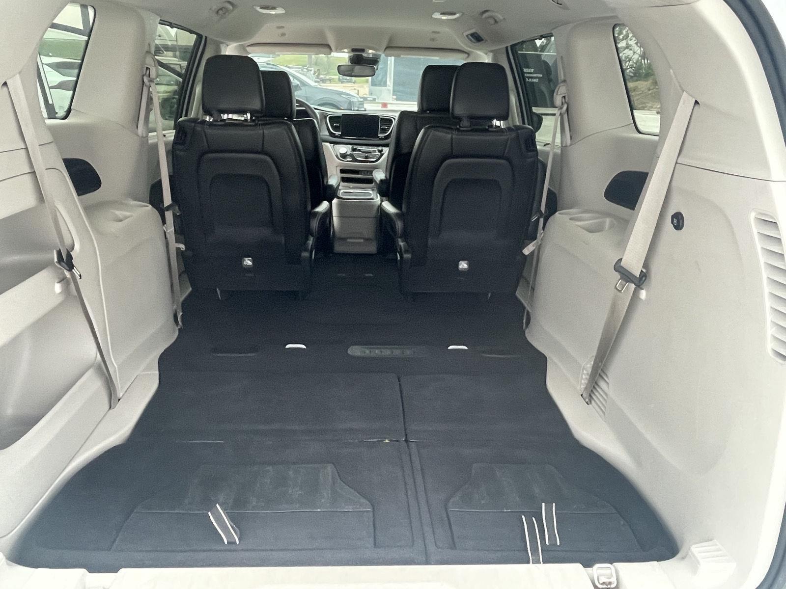 Vehicle photo 16