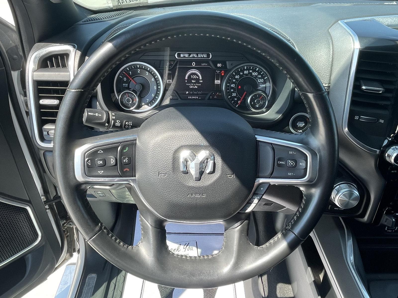 Vehicle photo 13