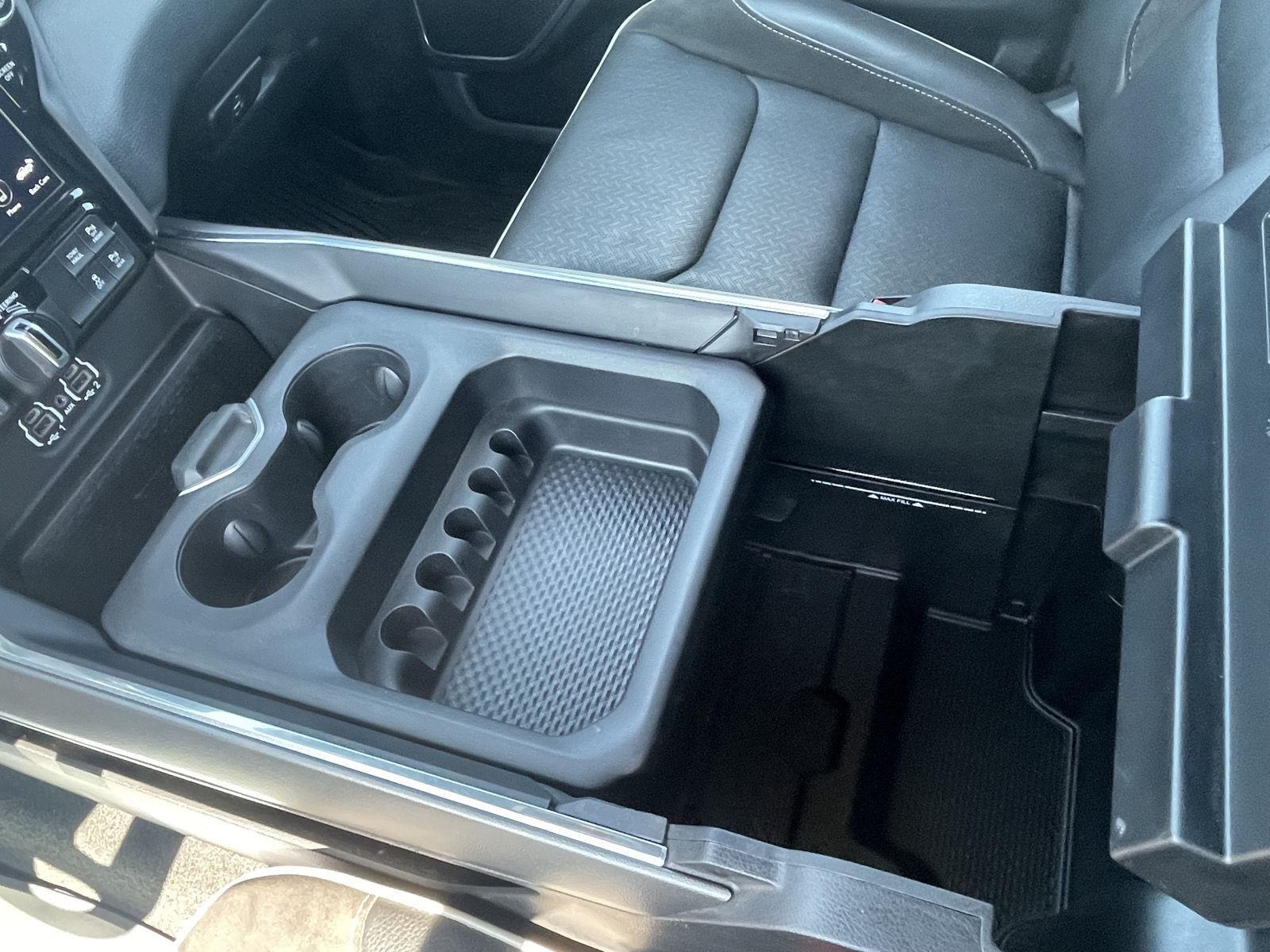 Vehicle photo 16