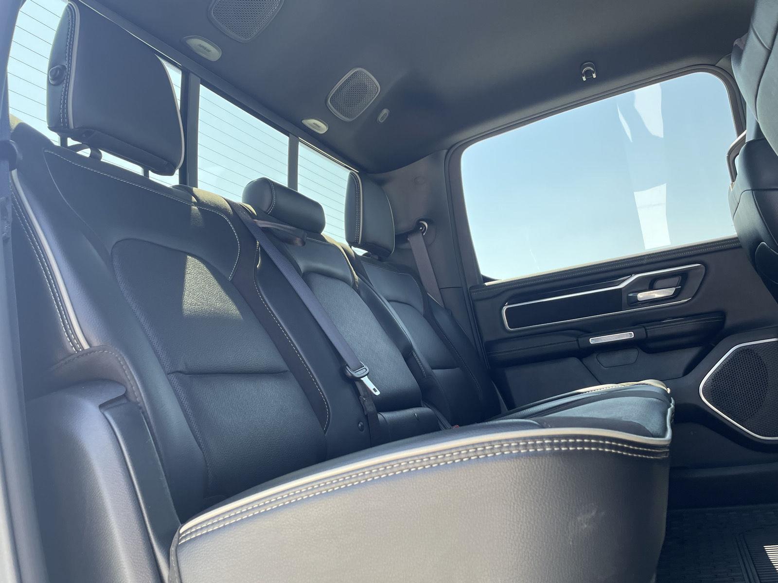 Vehicle photo 21