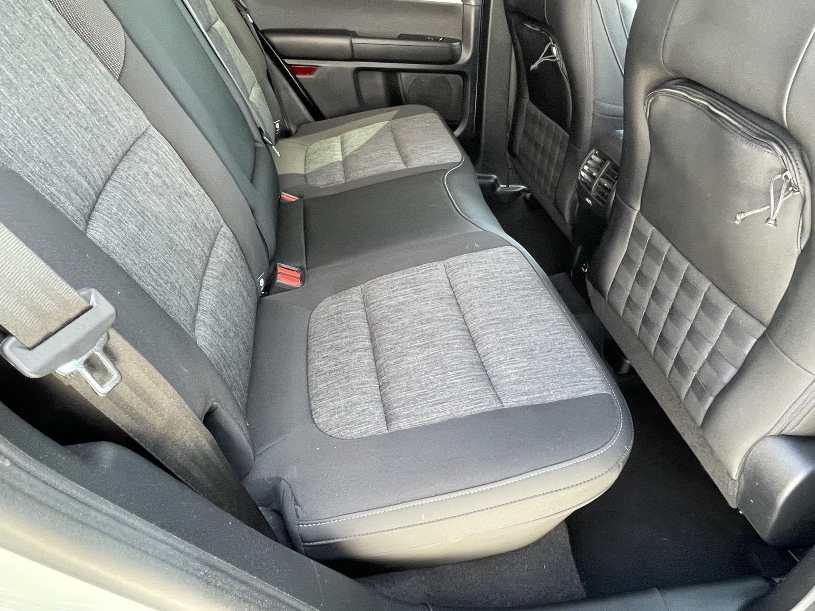 Vehicle photo 16