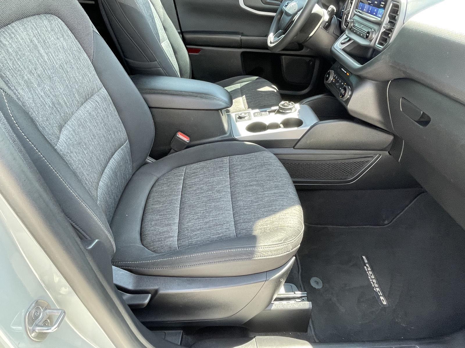 Vehicle photo 17