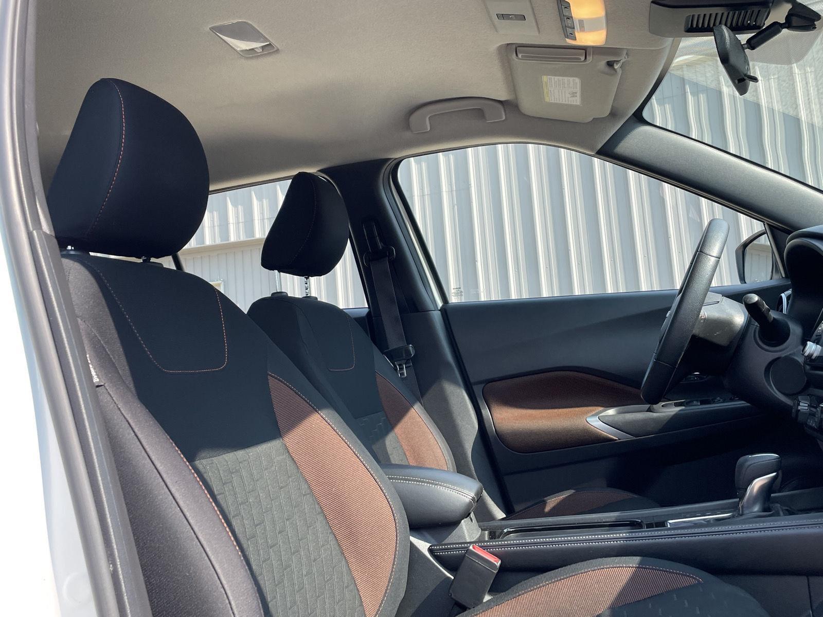 Vehicle photo 20