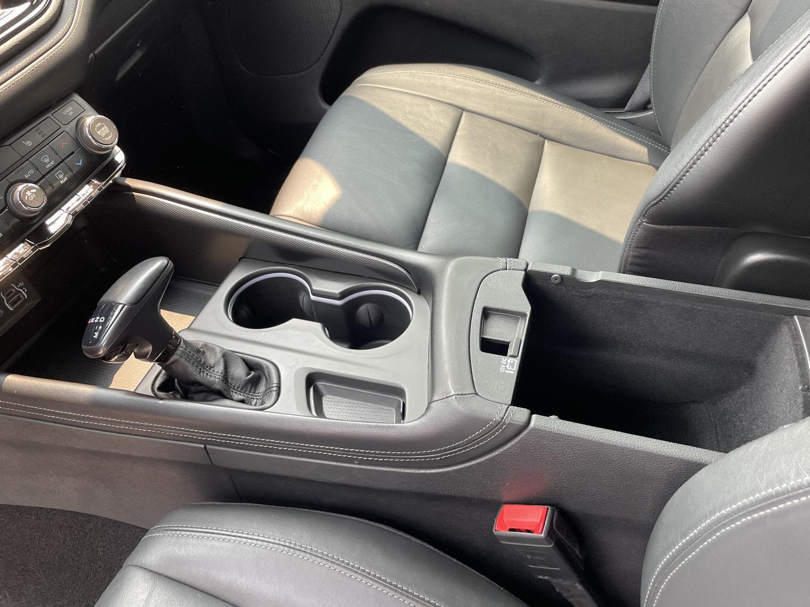 Vehicle photo 15