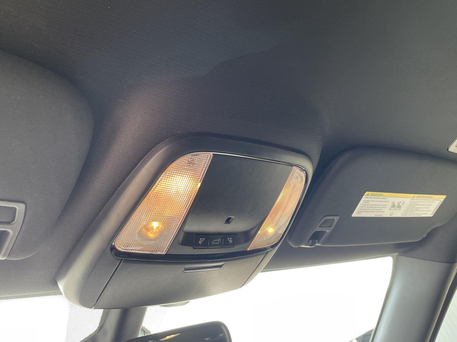 Vehicle photo 16