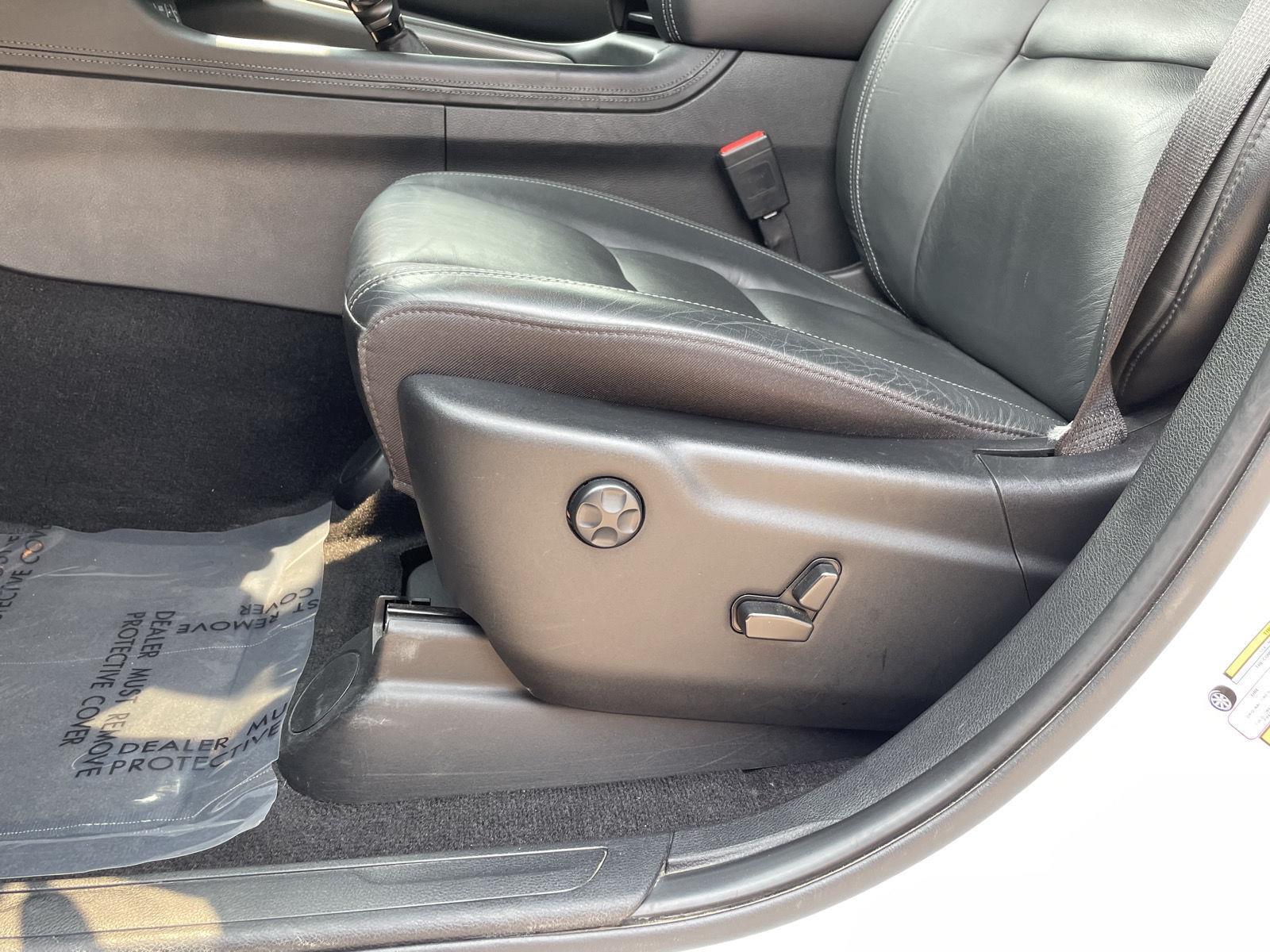 Vehicle photo 17