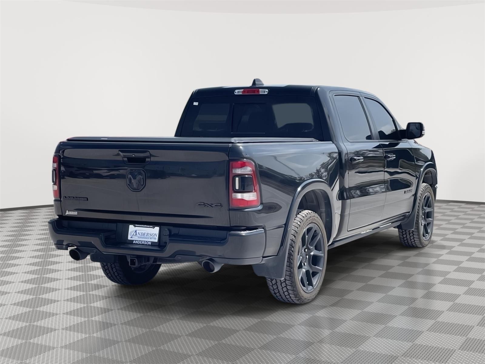 Vehicle photo 6