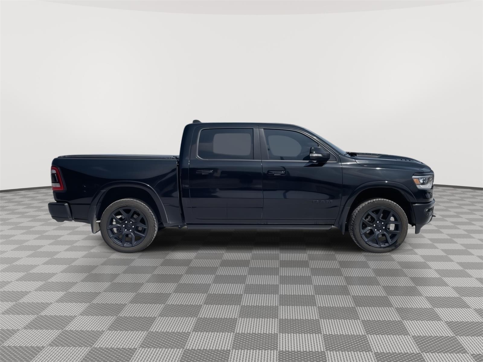 Vehicle photo 7