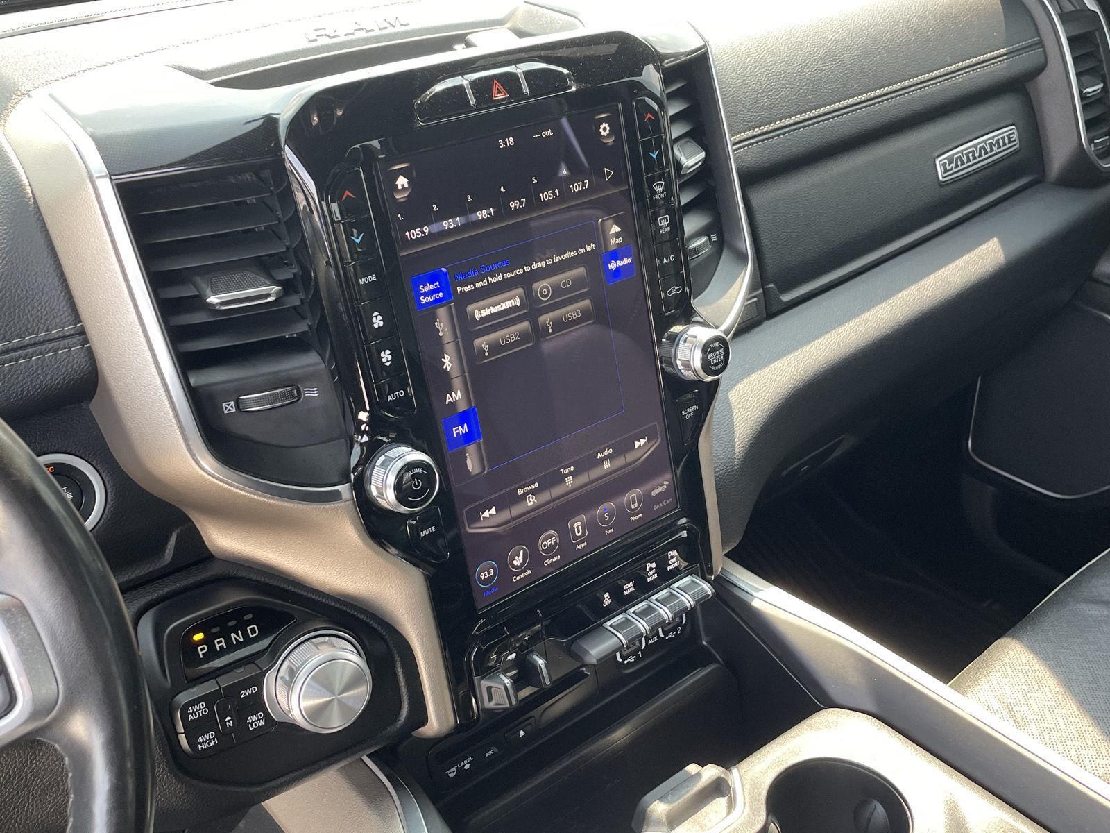 Vehicle photo 15