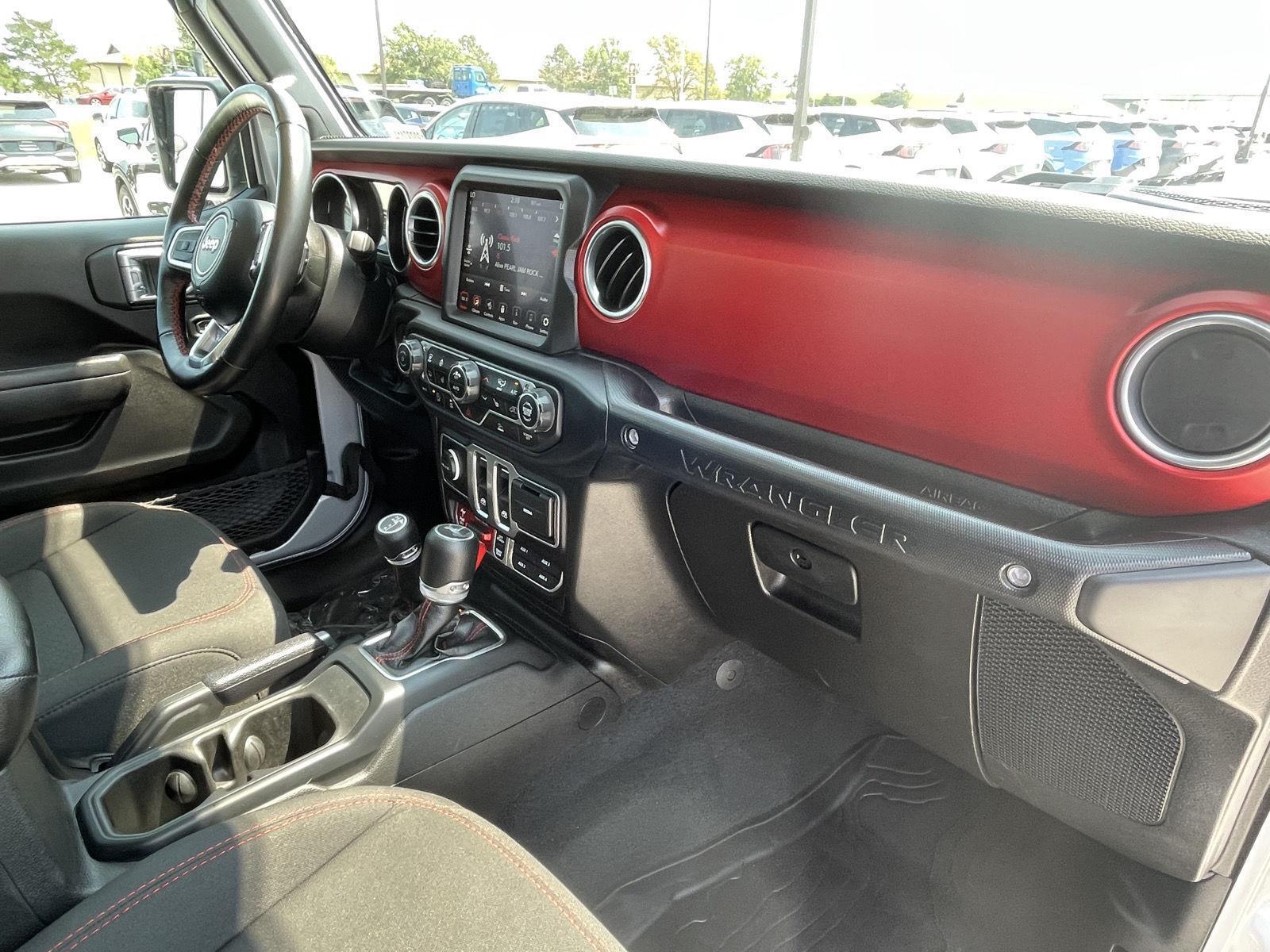 Vehicle photo 10