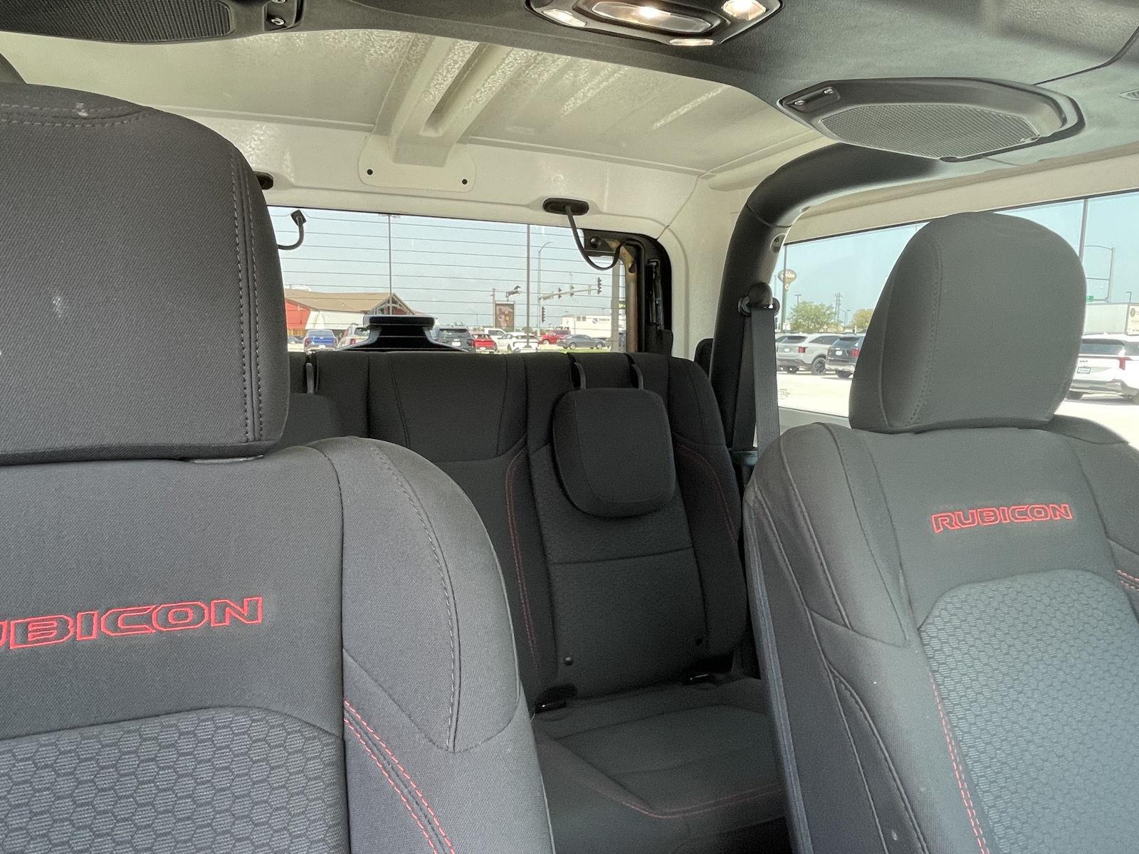 Vehicle photo 18