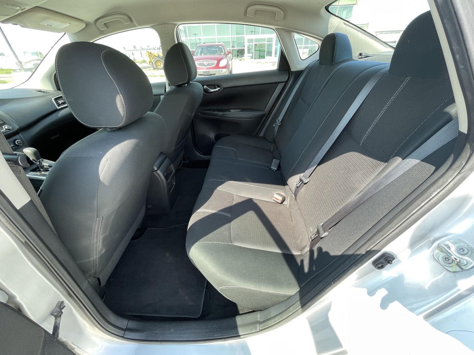 Vehicle photo 15