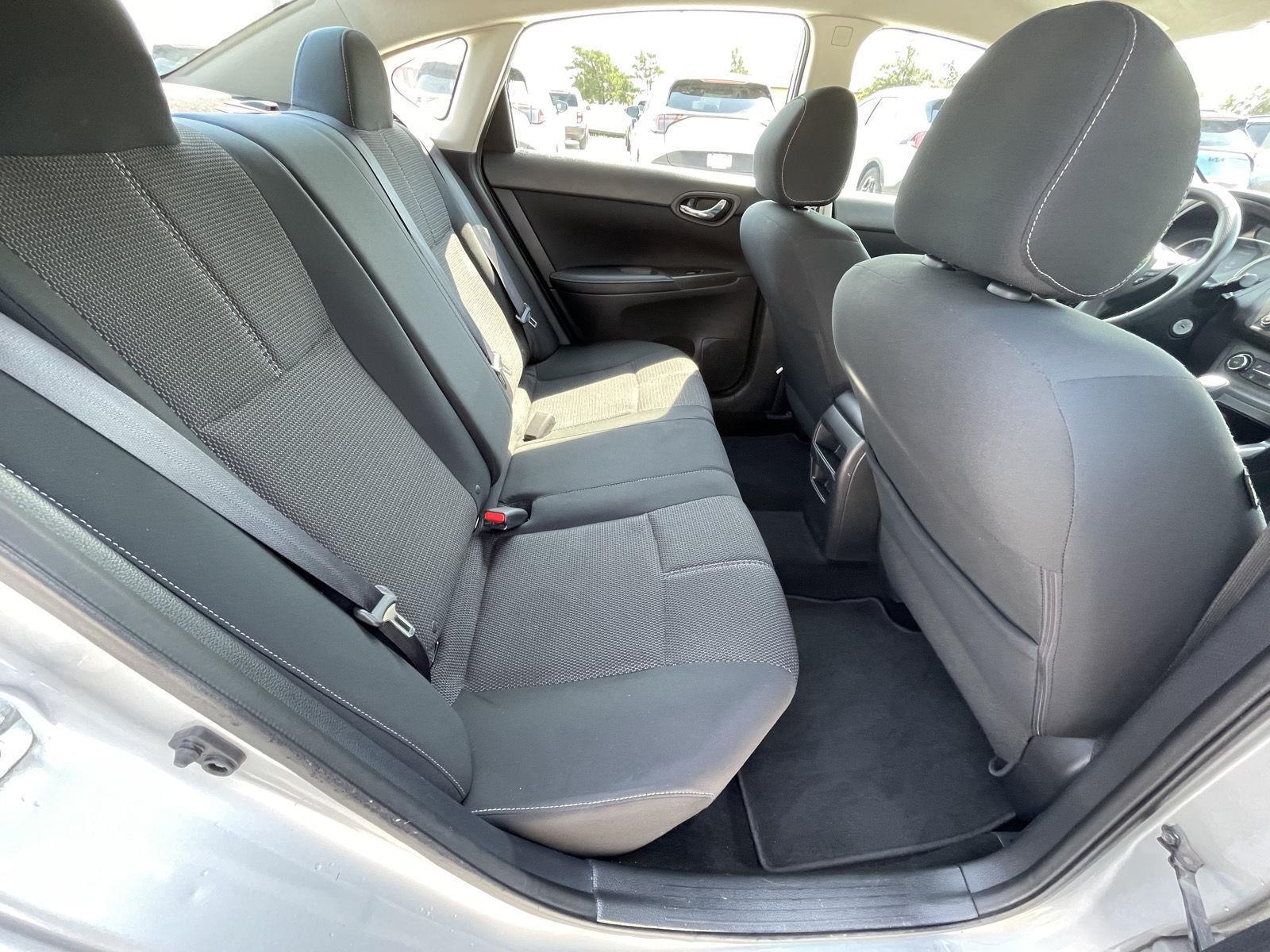 Vehicle photo 16