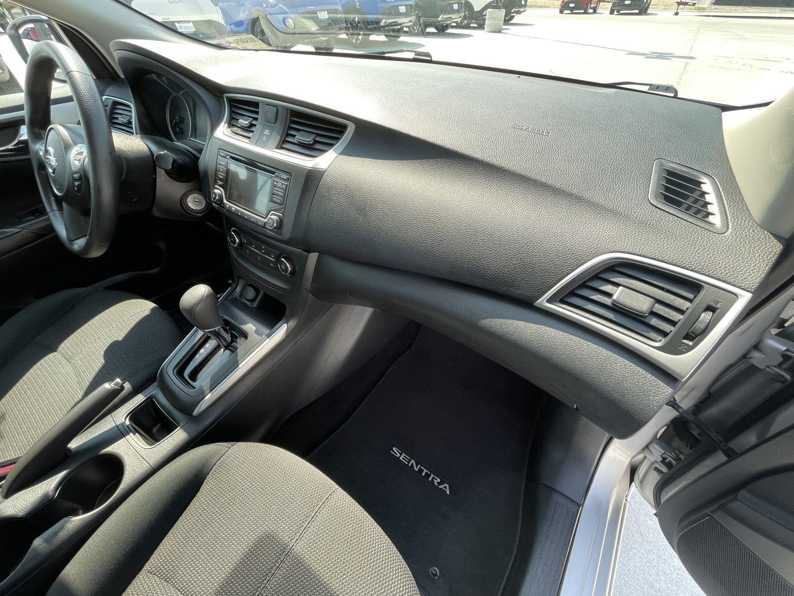 Vehicle photo 18