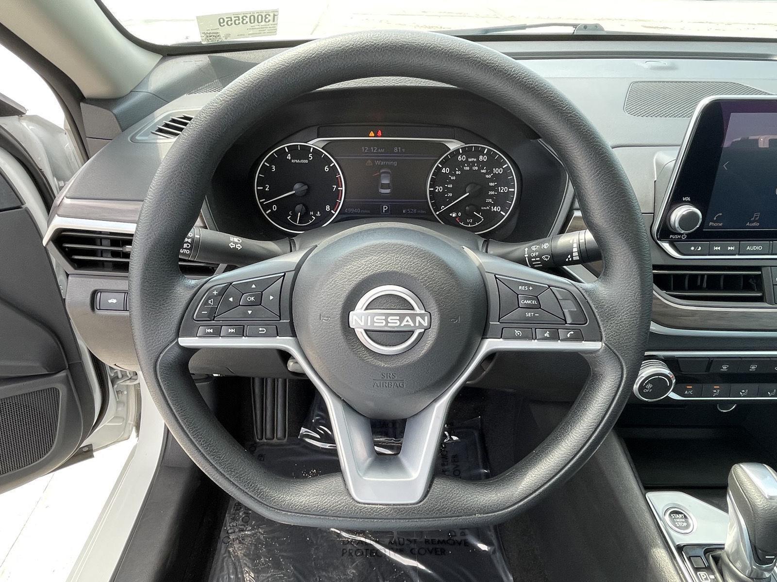 Vehicle photo 13