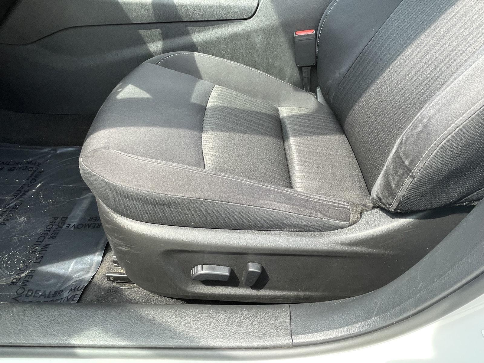 Vehicle photo 16