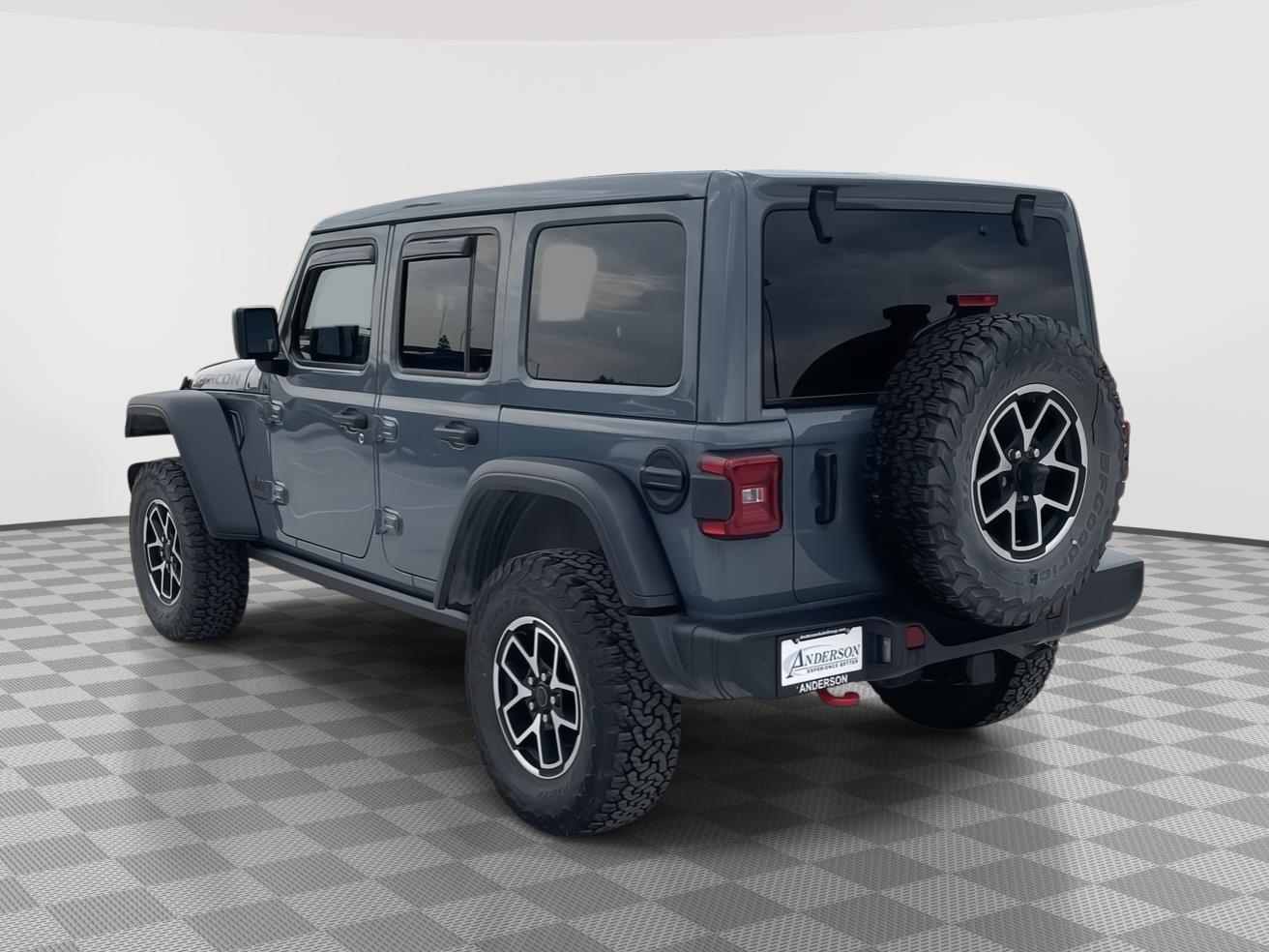 Vehicle photo 4