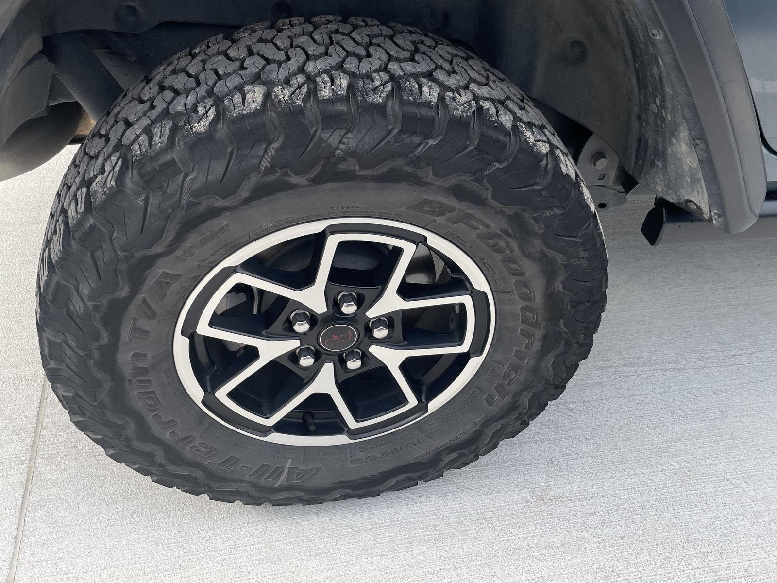 Vehicle photo 10