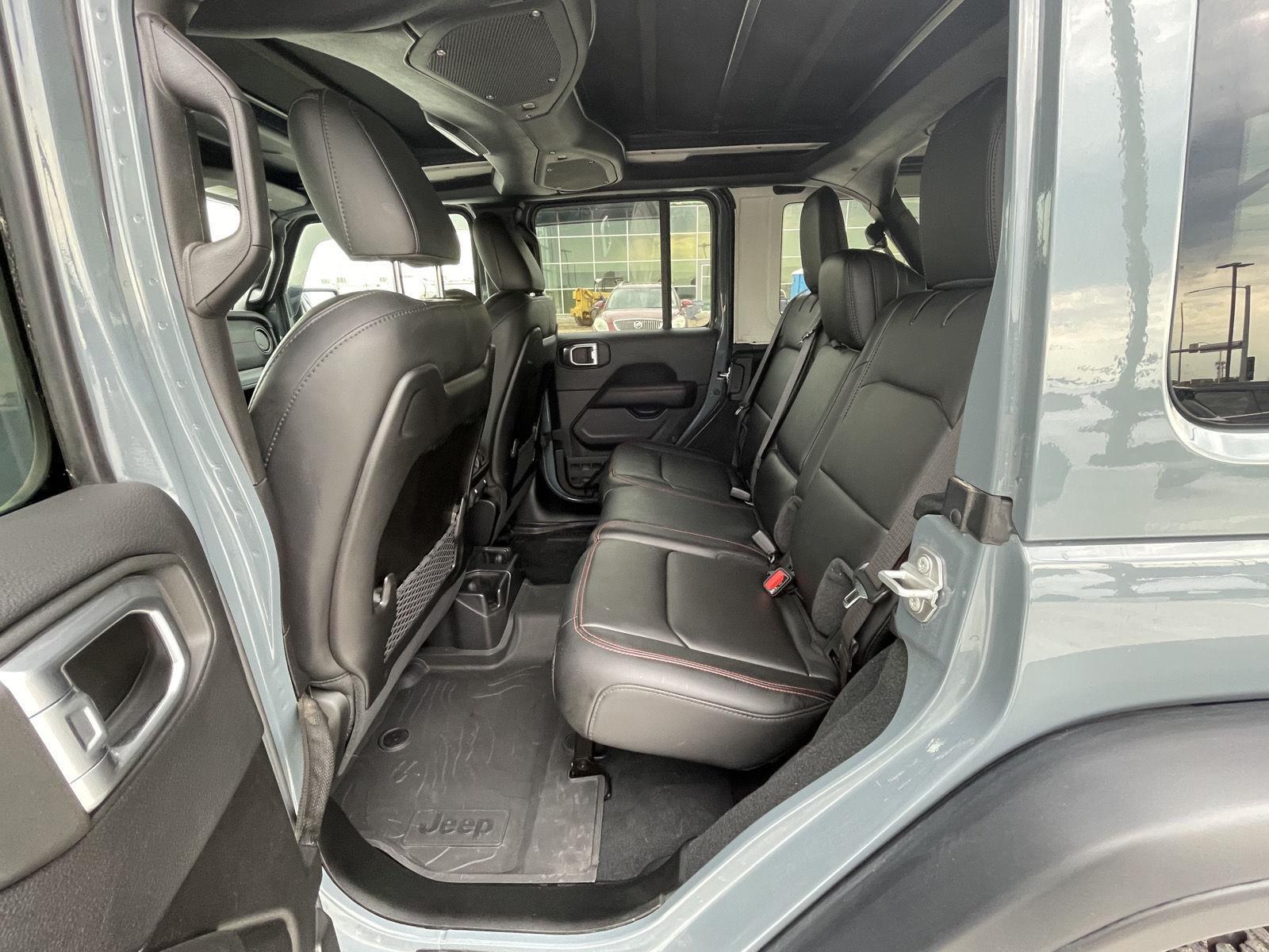 Vehicle photo 15