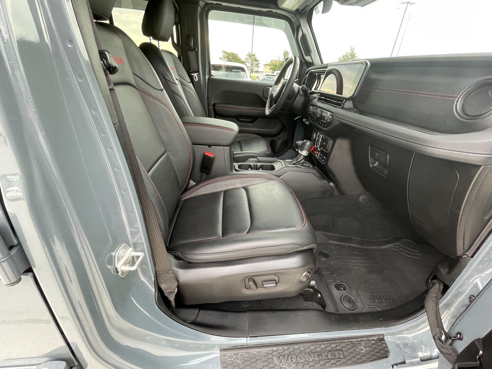 Vehicle photo 18