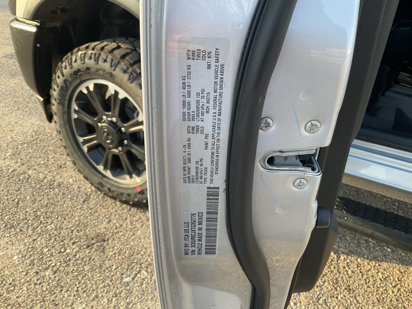 Vehicle photo 20