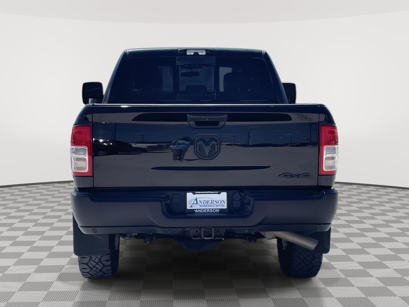 Vehicle photo 5