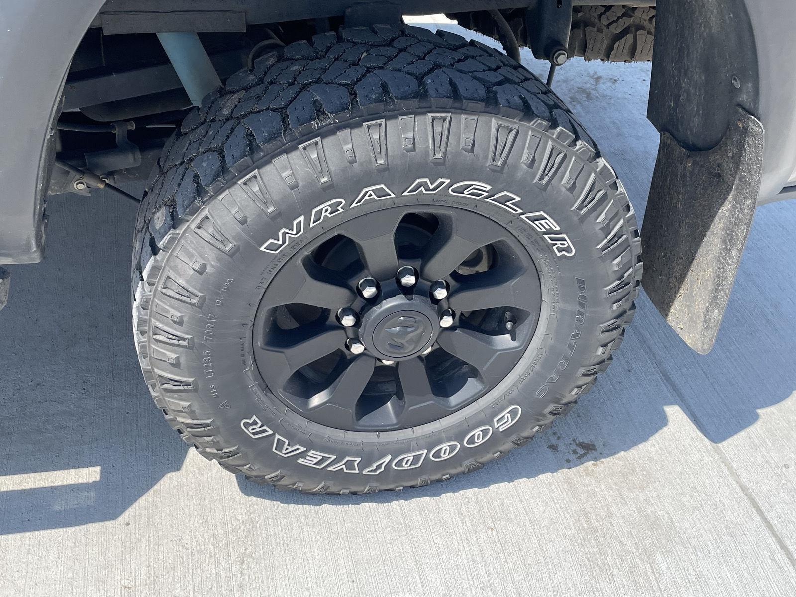 Vehicle photo 10