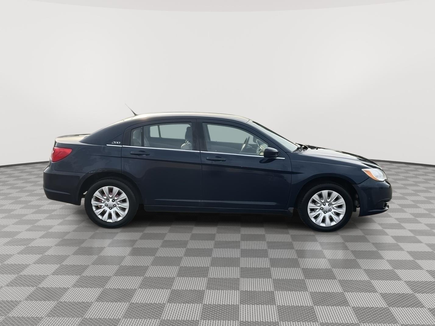 Vehicle photo 6