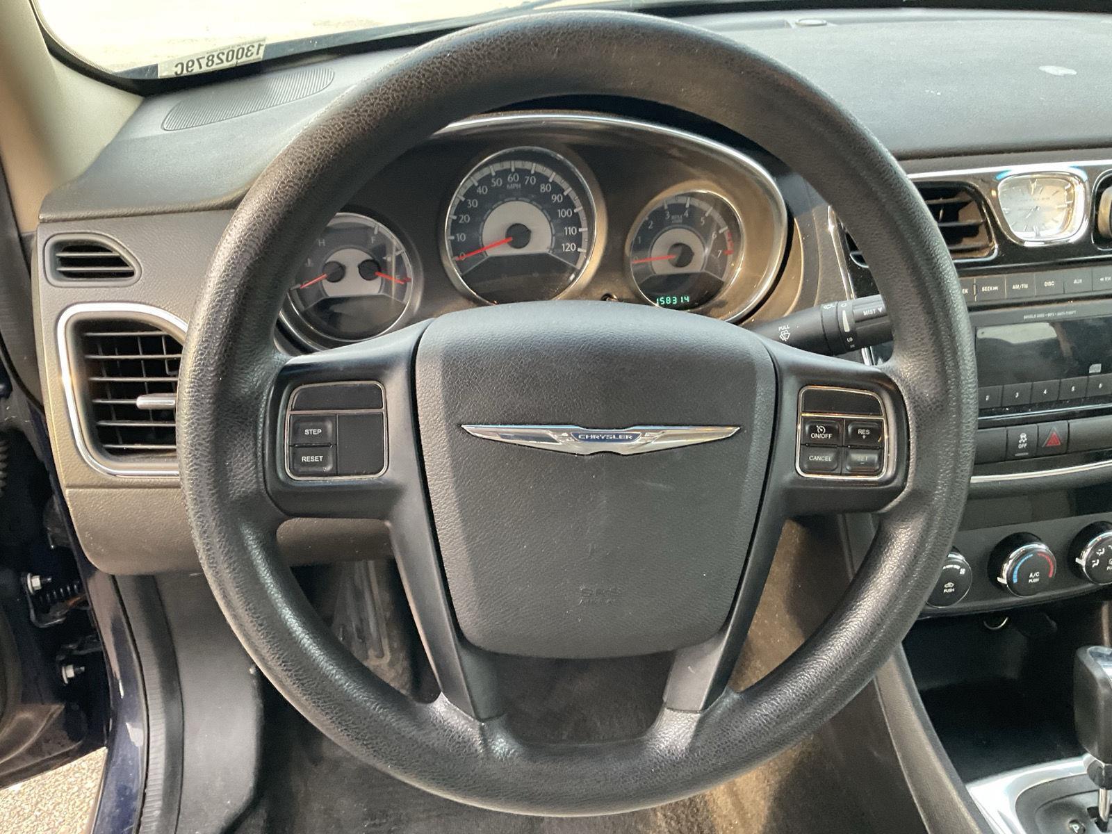 Vehicle photo 9