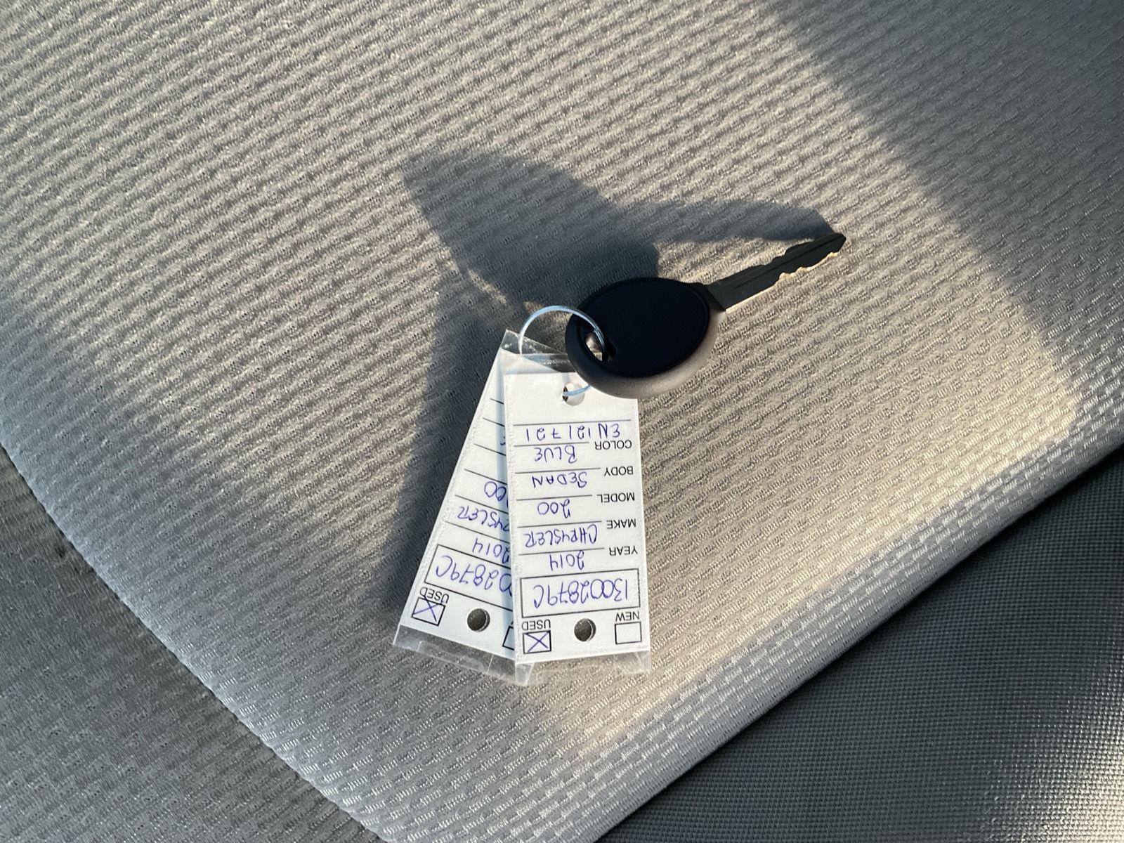 Vehicle photo 17