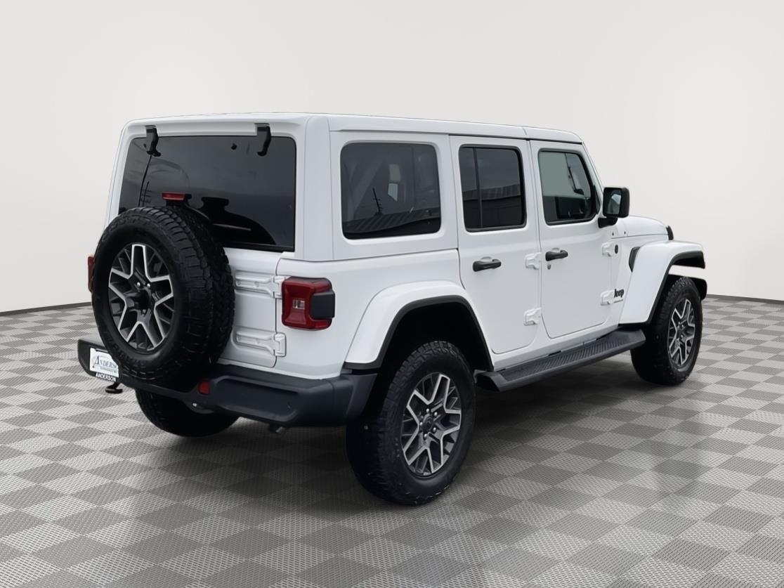 Vehicle photo 5