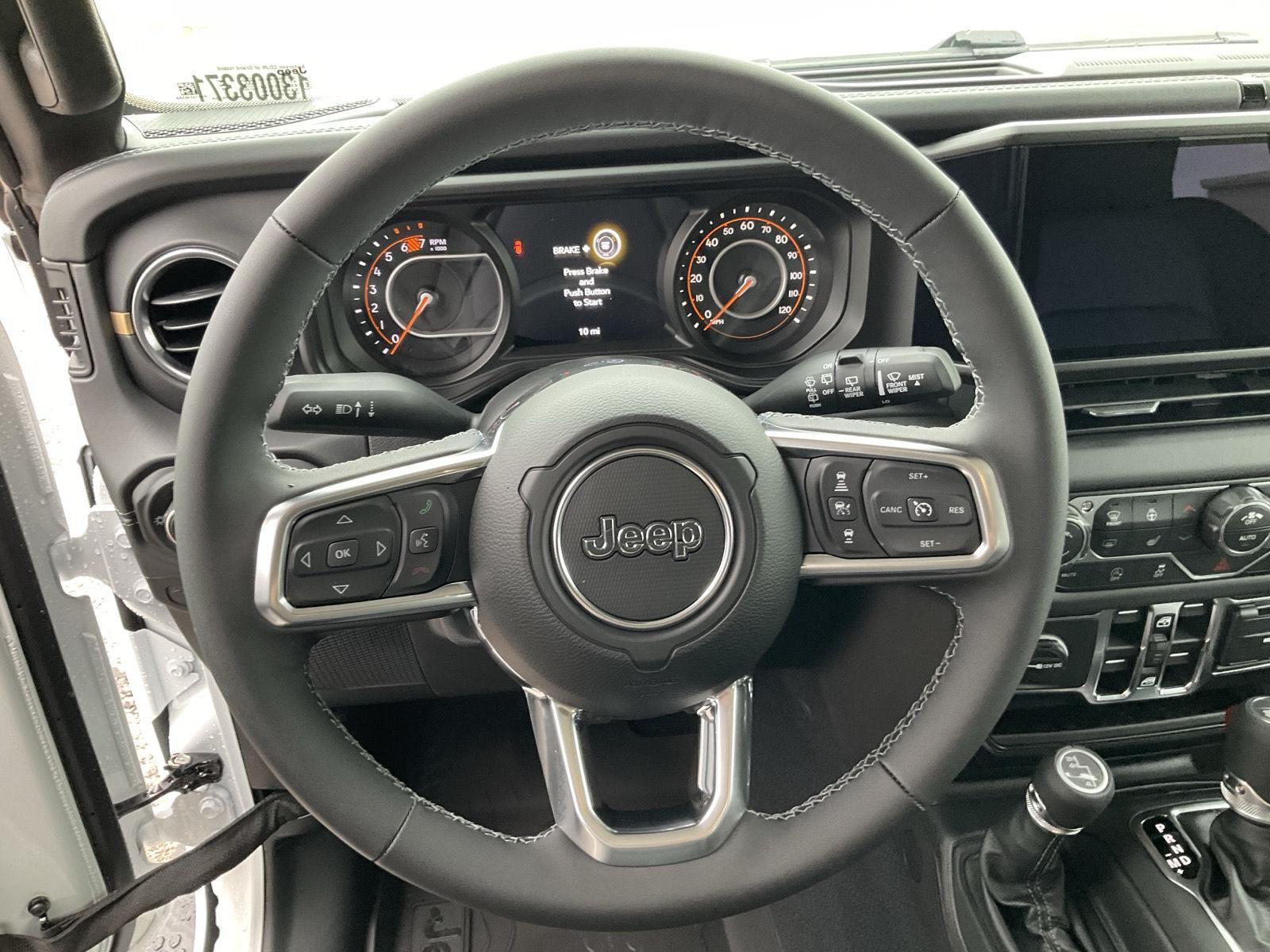 Vehicle photo 9
